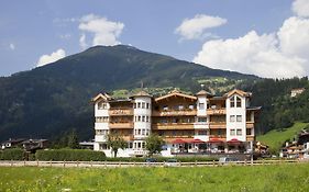 Hotel Riedl im Zillertal